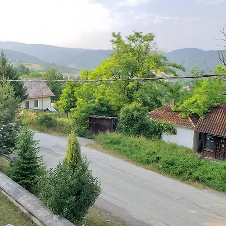 Lep Tara -kremna Apartman *